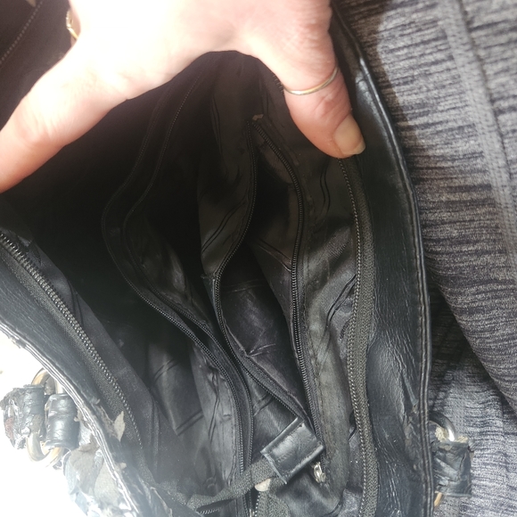 Used authentic CHANEL purse **VINTAGE** - Picture 5 of 5